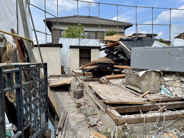 家屋の解体作業現場 7